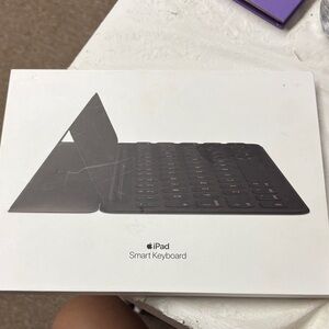 Apple iPad Smart Keyboard - Dark Gray